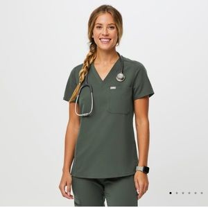 Figs Catarina One Pocket Scrub Top- Limited edition color bonsai!